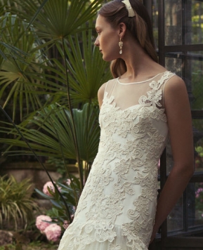 Elegante e moderna, la sposa Alberta Ferretti