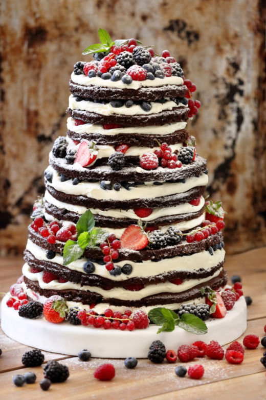 Wedding rustic naked cake with fruits