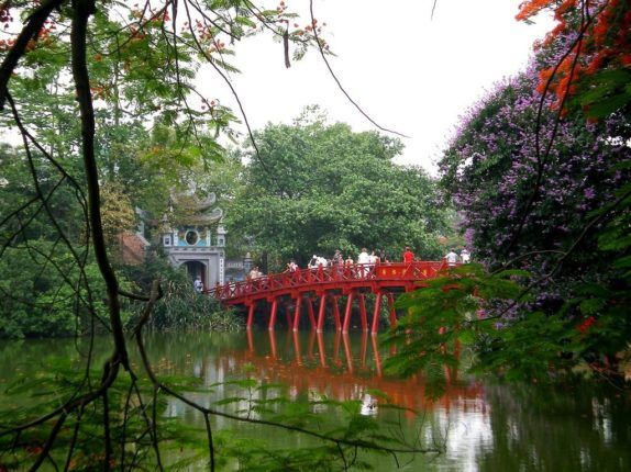 Hanoi-the-huc-bridge-Vietnam