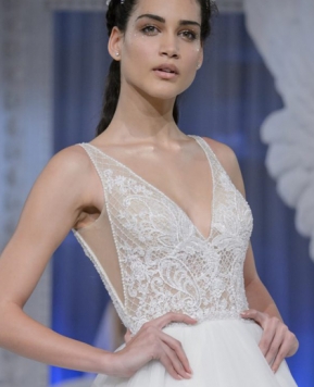 Abiti da sposa, la collezione di Nicole 2018