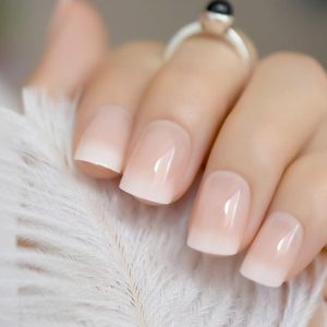 Nude manicure