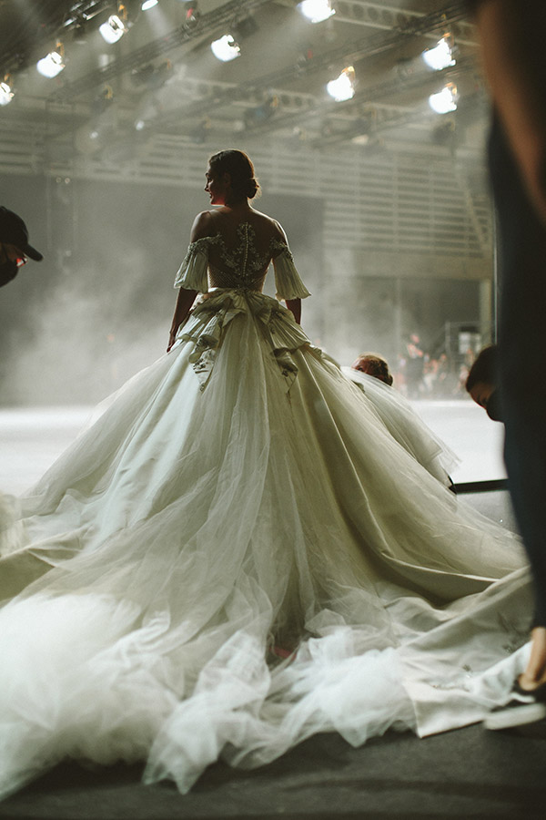 Una delle creazioni presentata all'ultima edizione della Barcelona Bridal Fashion Week