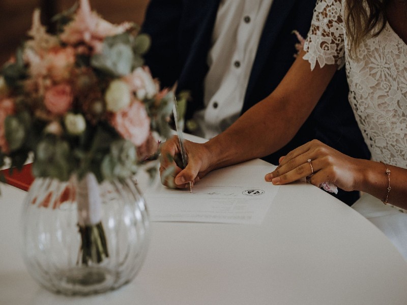Promessa matrimonio: cos'è e come festeggiarla