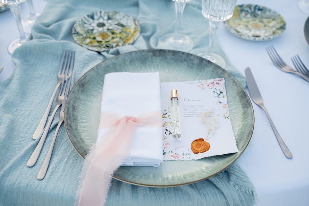 In quest'immagine la mise en place delle nozze di Paola Pizzo e Carlo Averna