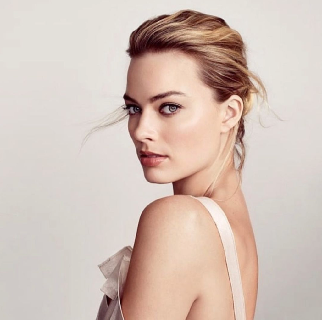 In questa foto l'attrice Margot Robbie della stagione Spring