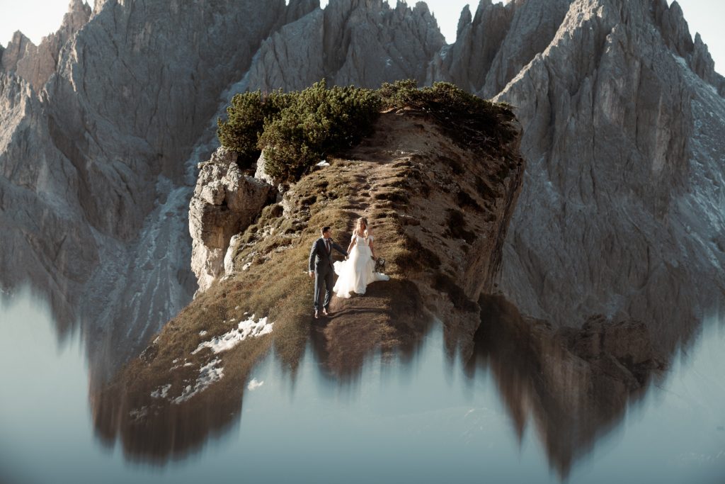 Una foto del servizio fotografico di matrimonio di Christina e Freddie realizzata sulle Dolomiti da Anna Ascari, tra i fotografi di matrimonio a Bologna dello studio Hakuna Matata Wedding