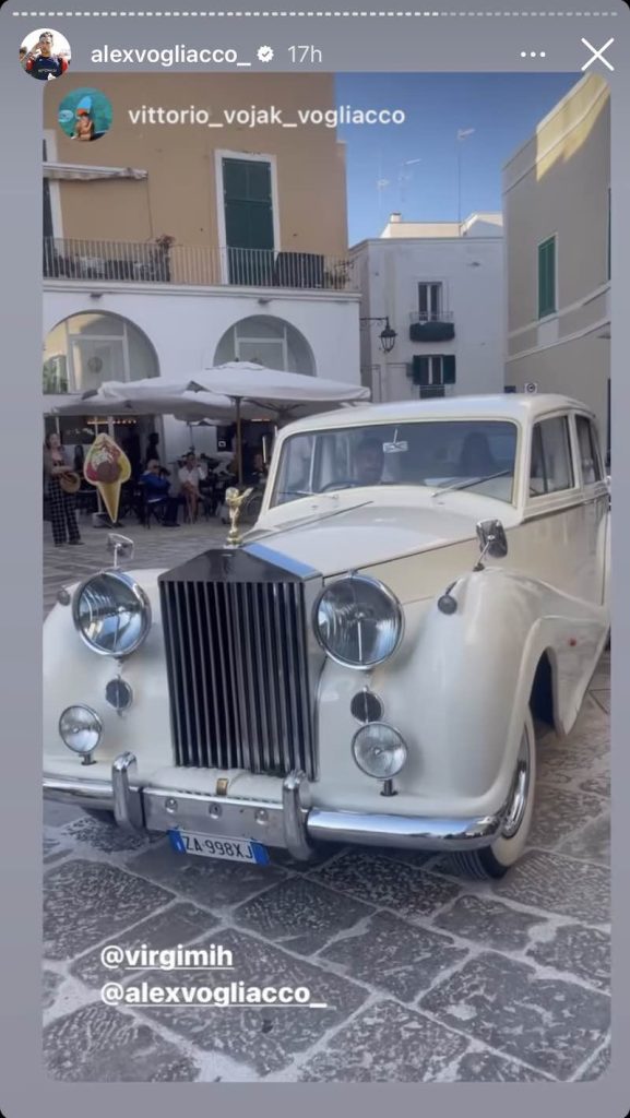 In questa foto l'arrivo di Virginia Mihajlovic in Rolls Royce bianca