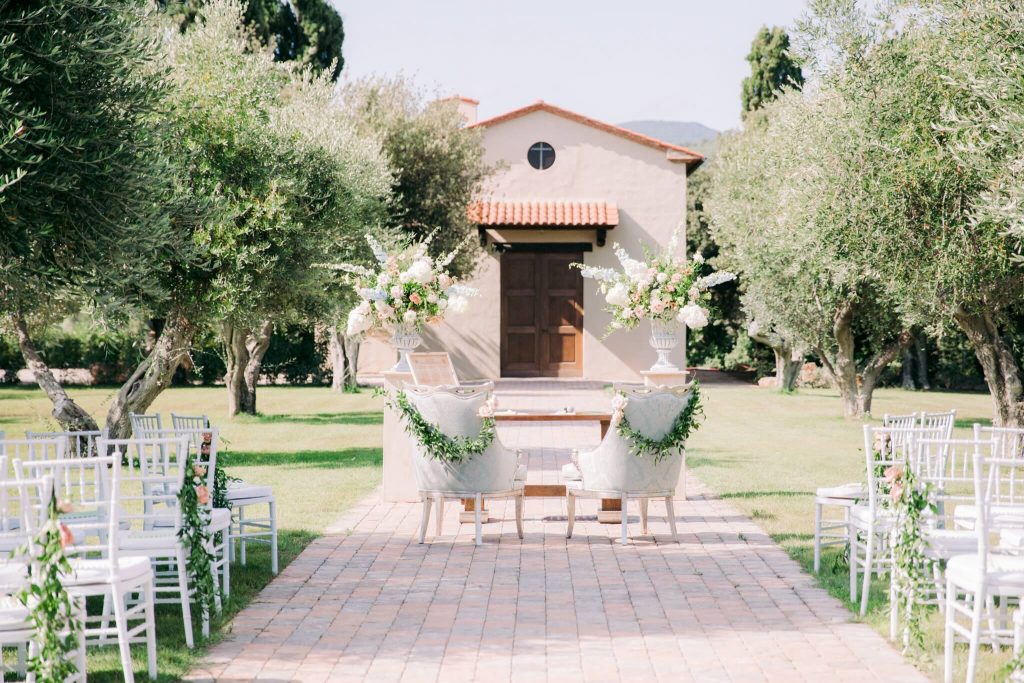 In questa immagine l'allestimento realizzato dalla Wedding Planner Nicoletta Del Gaudio.