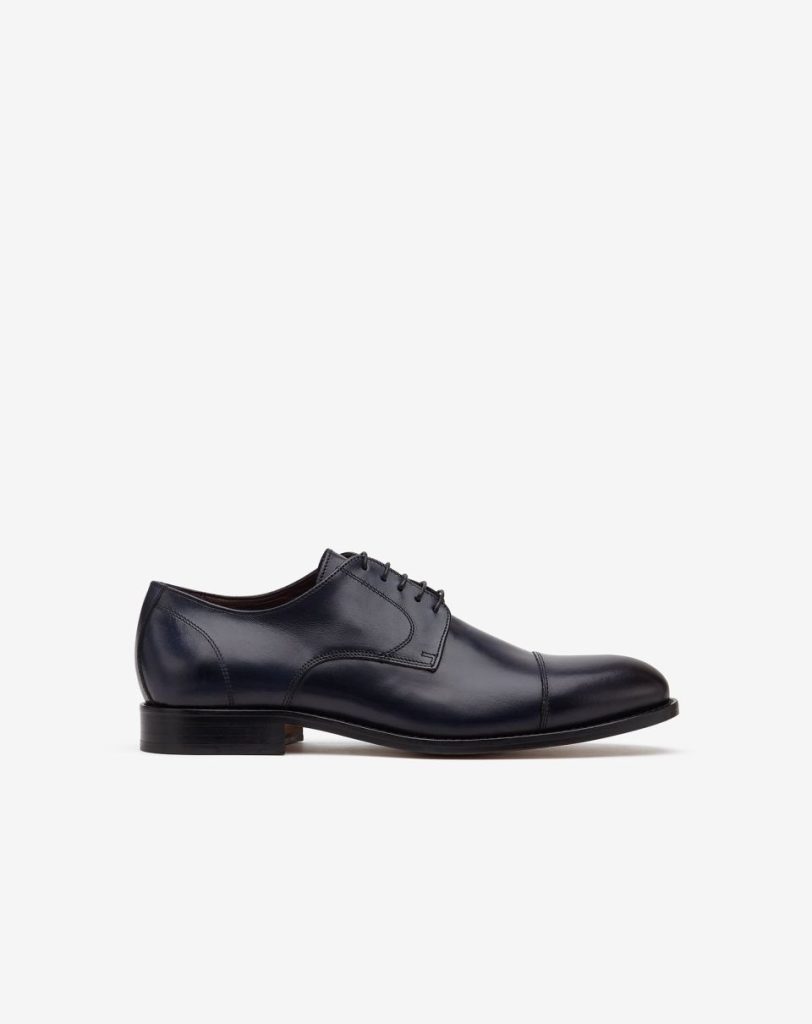 In questa immagine delle scarpe sposo 2024 modello modello oxford cap toe Corneliani.