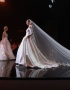 Abiti da sposa Ines Di Santo 2025, “Romanticismo Svelato” a New York