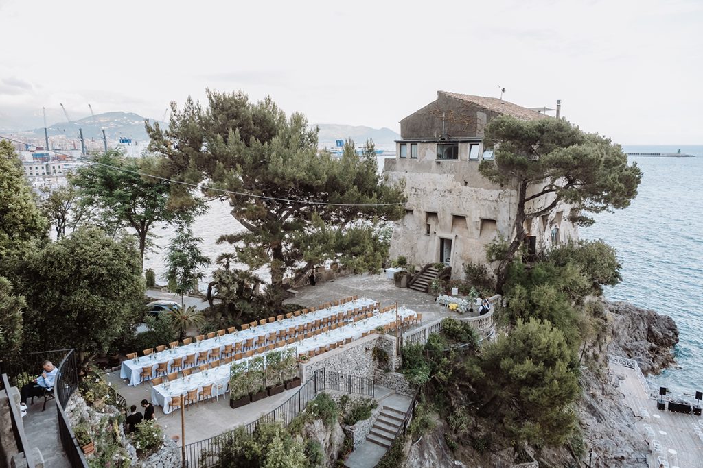 In questa foto una vista della location per matrimoni Torre Crestarella a Vietri sul mare