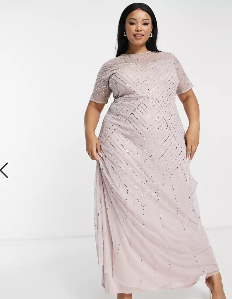 In questa immagine un abito da cerimonia curvy 2024 che brilla firmato Frock and Frill Plus. 