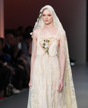 Abiti da sposa Marco y Marìa 2025, quando il Bridal look diventa poesia