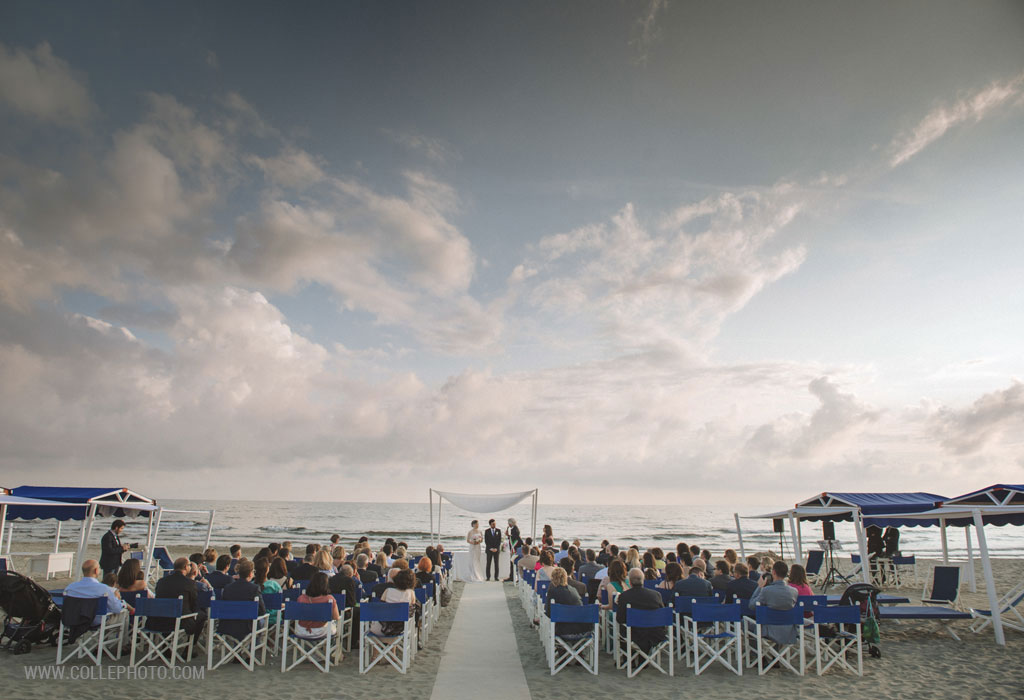 In questa foto l'augustus hotel per matrimoni sulla spiaggia a Forte dei Marmi.