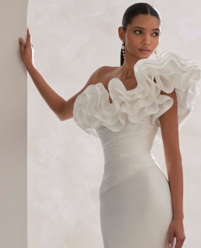 Abiti da sposa moderni 2025, il Bridal look 3.0 che reinterpreta l’eleganza