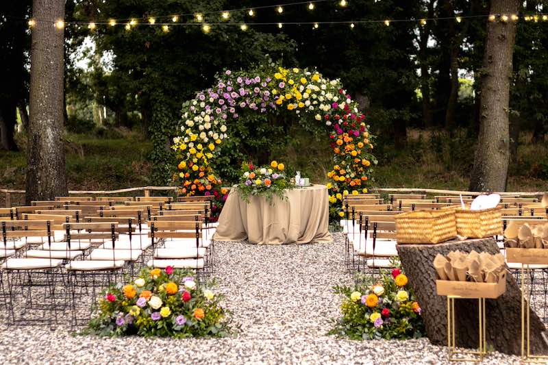 In questa foto uno degli allestimenti matrimonio 2024 per rito civile firmato dalla Florist Serena Poletti-Le bimbe di Rita