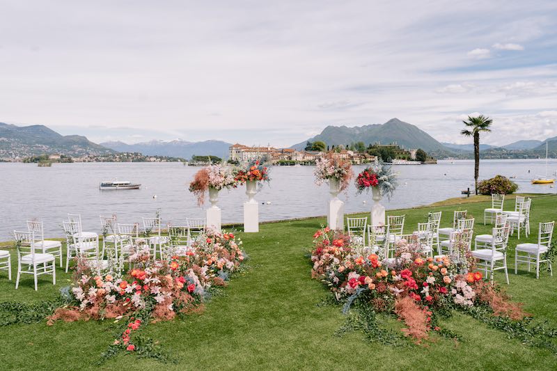 In questa foto uno degli allestimenti matrimonio 2024 per rito civile firmato da Suellen Fernandes