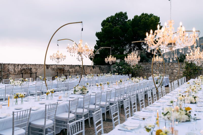 In questa foto uno degli allestimenti matrimonio 2024 firmato da Valeria Fazio