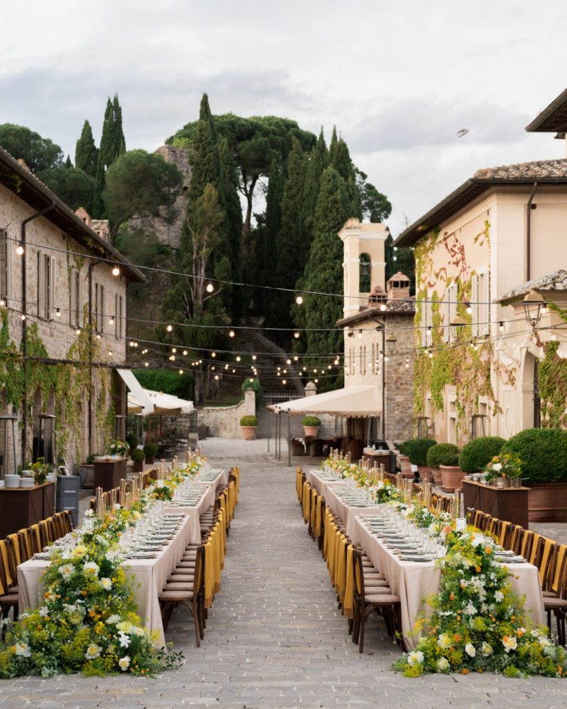 In questa foto rosewood castiglion del bosco una location destination wedding italia