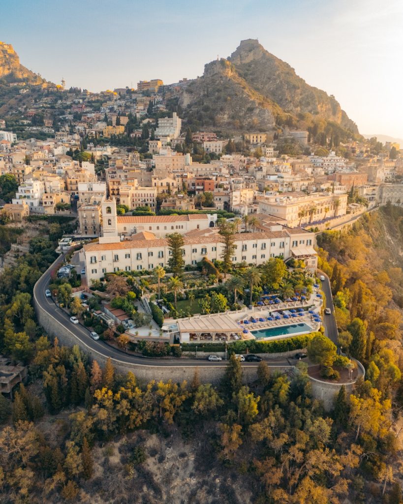 In questa foto san domenico palace una location destination wedding italia