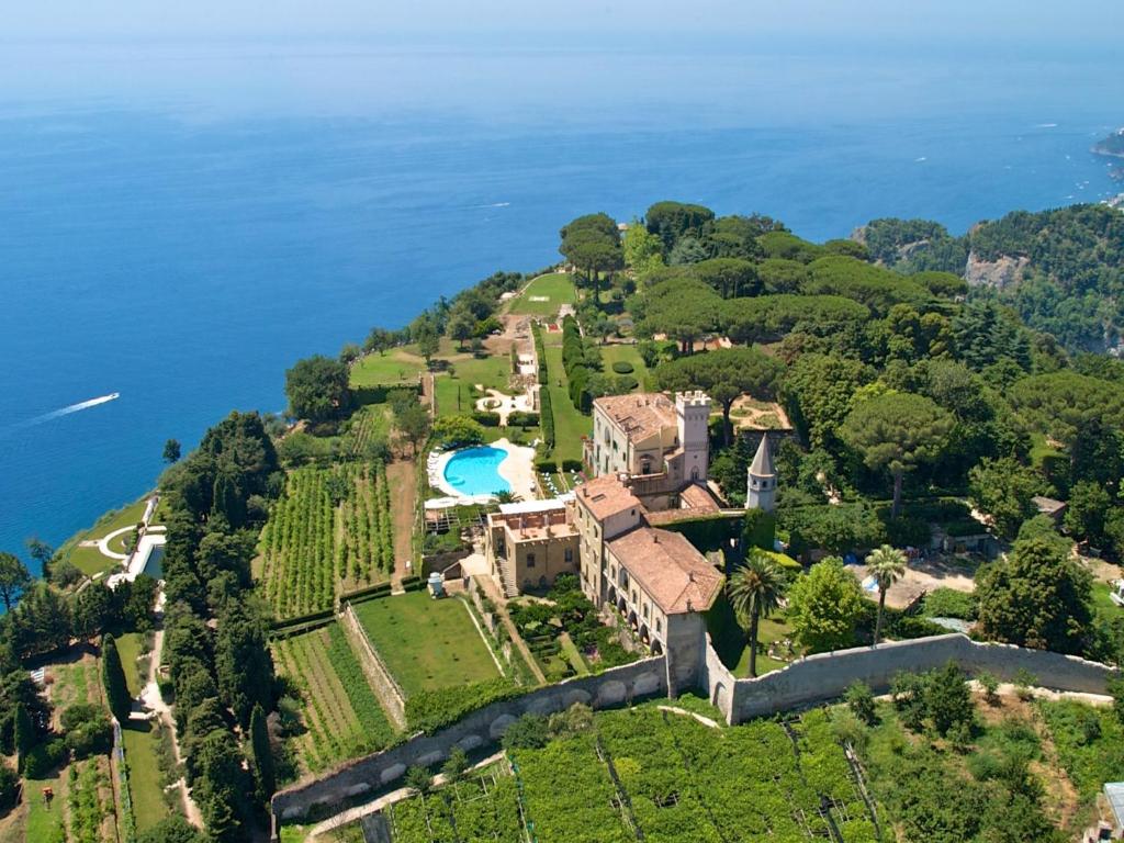 In questa foto l'hotel villa ciambrone una location destination wedding italia