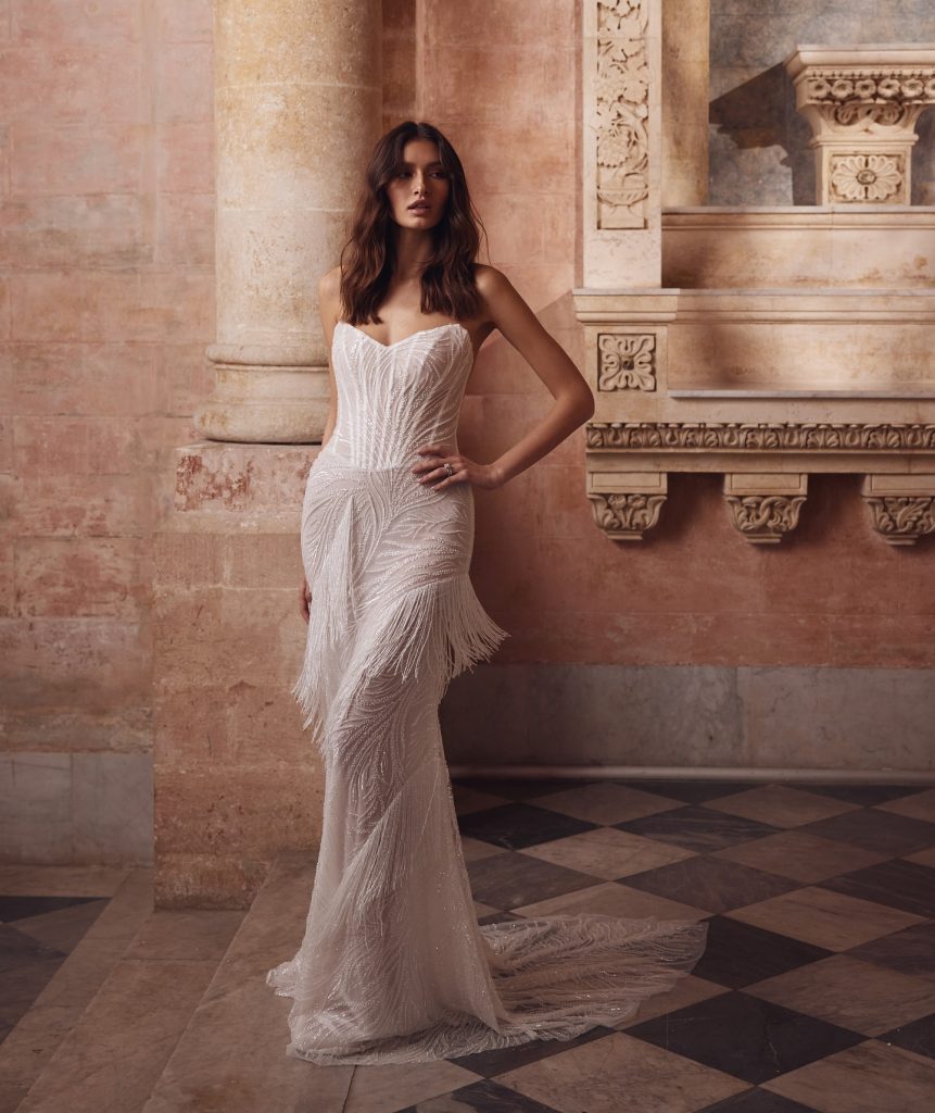 In questa foto un abito da sposa a sirena 2025 pnina tornai