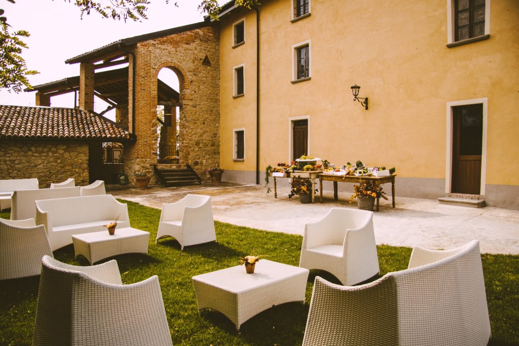 In questa foto il Borgo Castelvecchio 1891 in Piemonte location di matrimoni