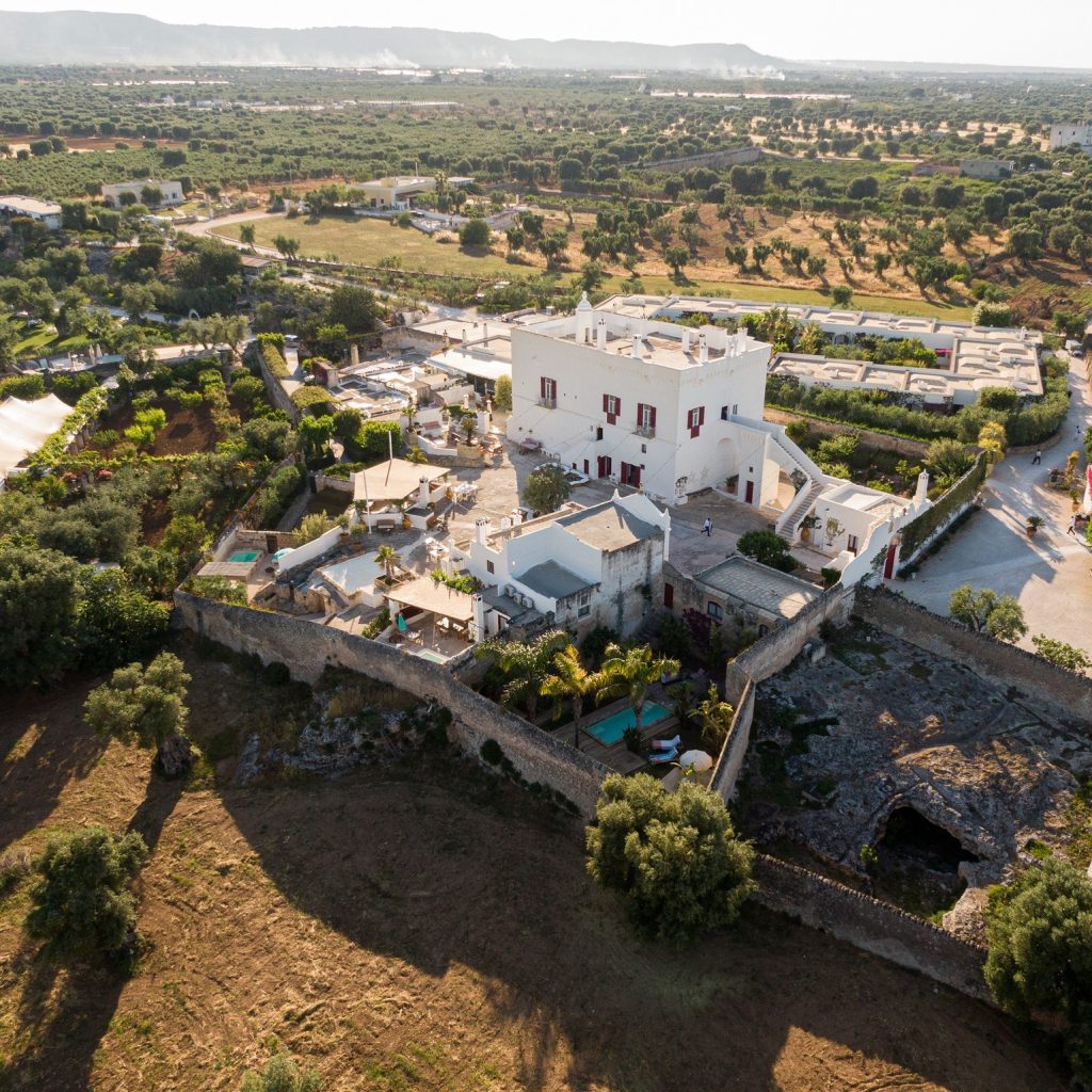 In questa foto la location di matrimoni in puglia masseria torre coccaro