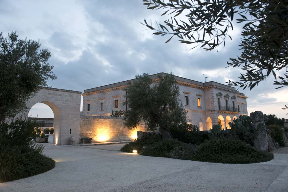 In questa foto la destination wedding venues in puglia relais histò