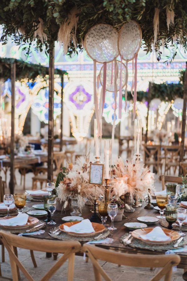 In questa foto un allestimento matrimonio 2025 a tema boho chic