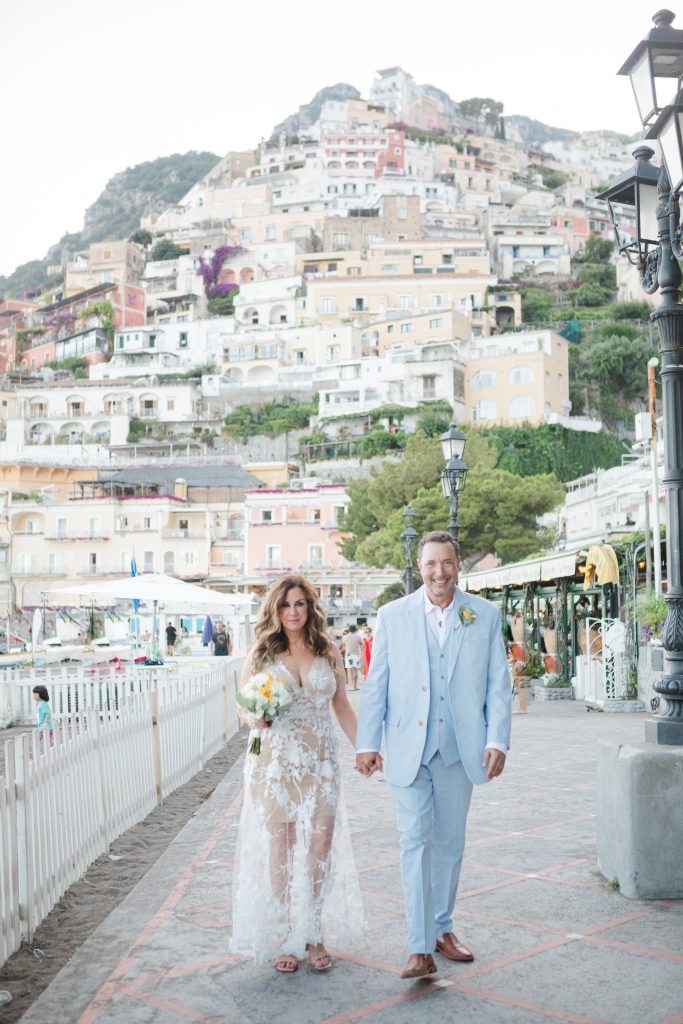 In questa foto gli sposi di un matrimonio del wedding planner L'aura Bianca 