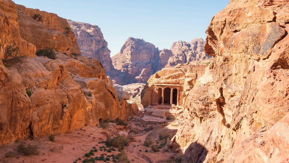 In questa foto Petra, in Giordania