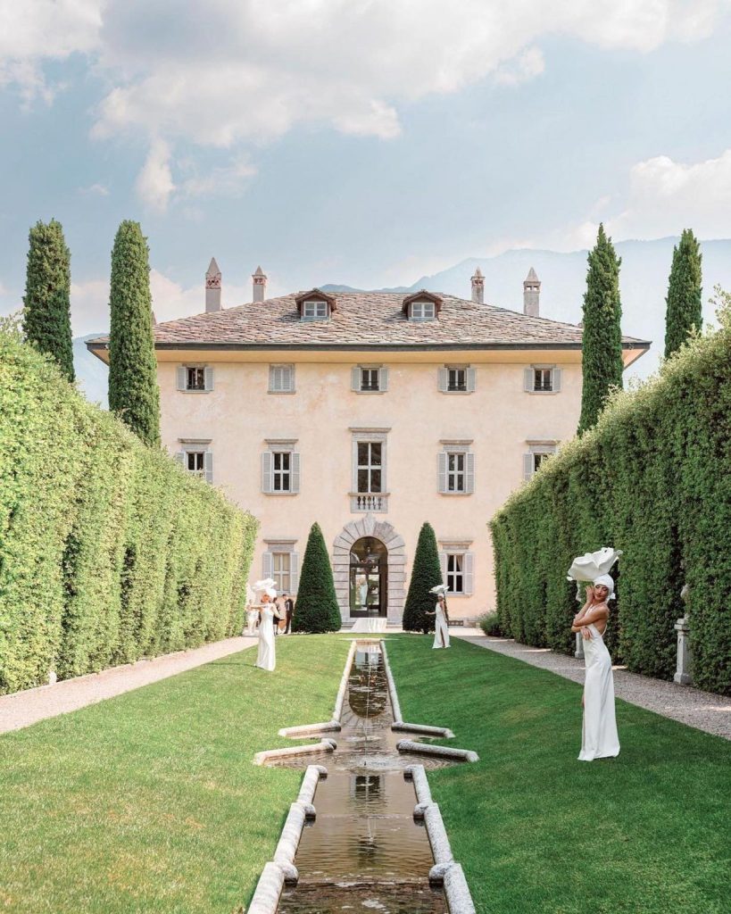 In questa foto uno scorcio di villa balbiano location di matrimoni in riva al lago di como