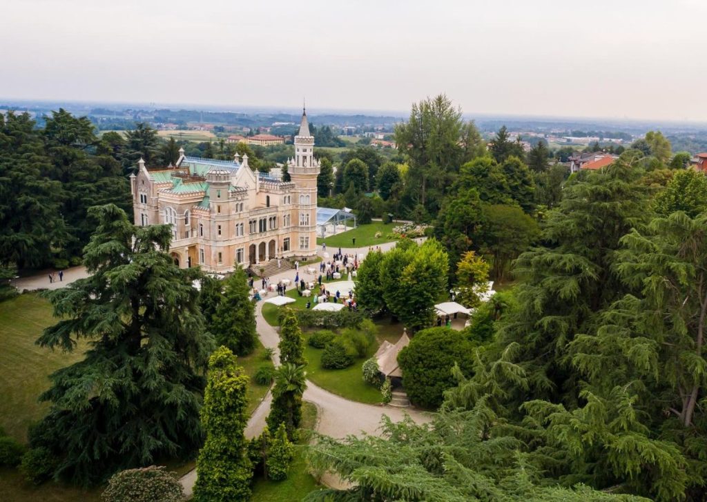 In questa foto uno scorcio di villa lattuada tra le location di matrimonio più belle in italia