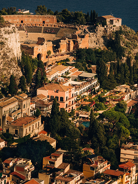 In questa foto uno scorcio dall'alto del grand hotel timeo