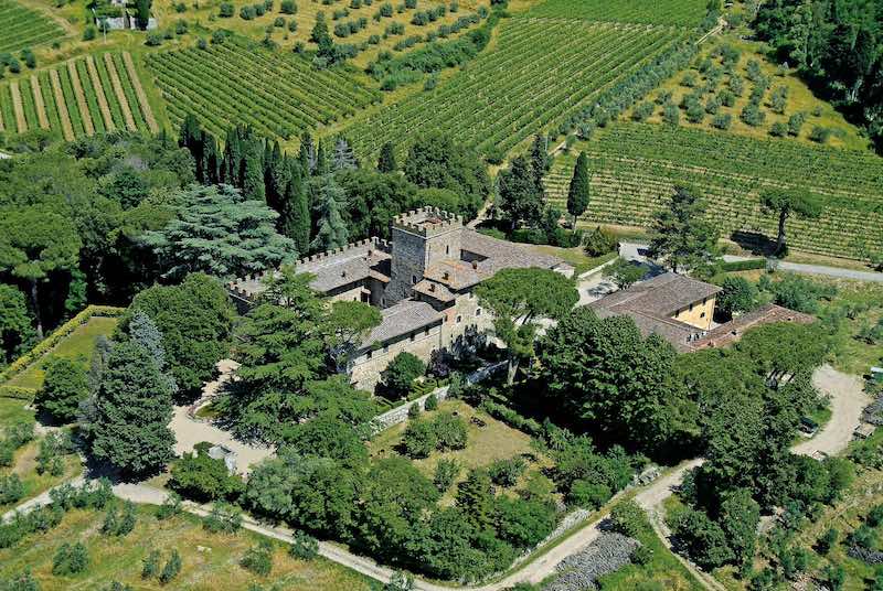 In questa foto uno scorcio dall'alto del castello il palagio