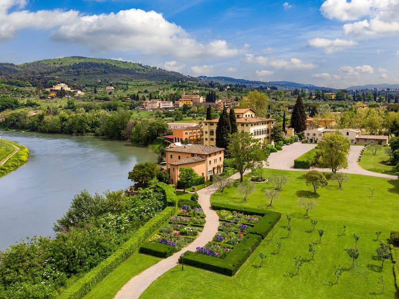 In questa foto uno scorcio dall'alto di villa la massa