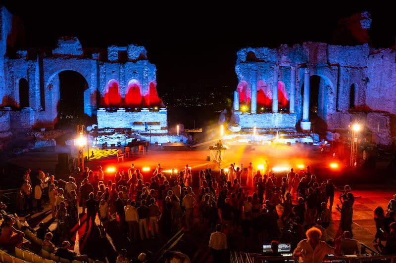 In questa foto, un momento di Sicilian Tales lo spettacolo con cui Eclittica è stata premiata ai Gala Awards 2025