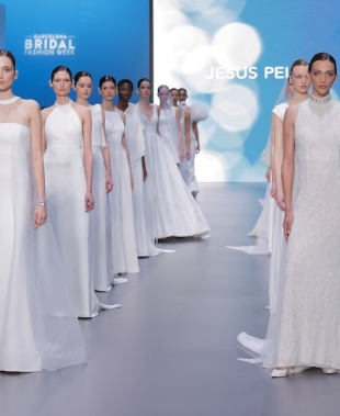 Sfilate Barcelona Bridal Fashion Week 2025, in passerella il meglio della moda sposa