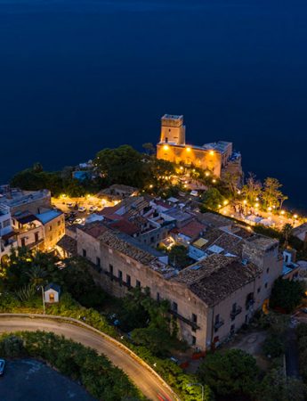 In questa foto il castello di Solanto visto dall'alto